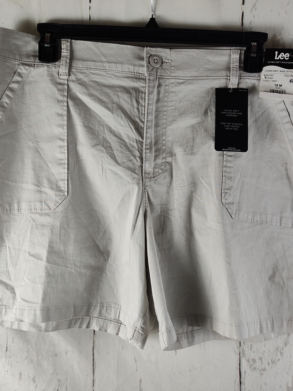 Lee Utility Shorts Women Sz 18M Foggy Gray Ultra Soft Waistband Comfort Fit NWT